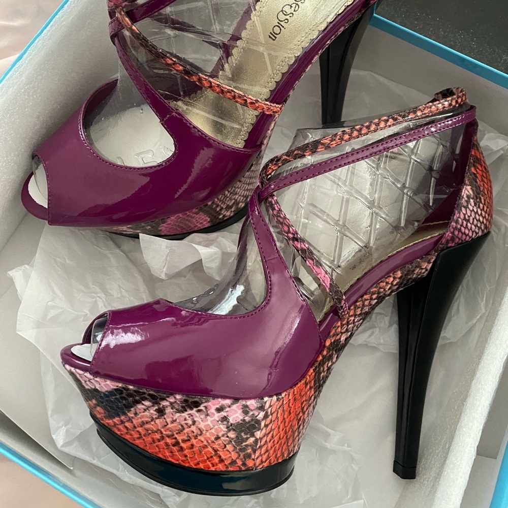 Sole Obsession Selene Heels Size 9